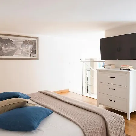 Apartament Plum Guide - The Stone Wall